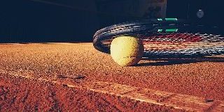 Łokieć tenisisty – przyczyny